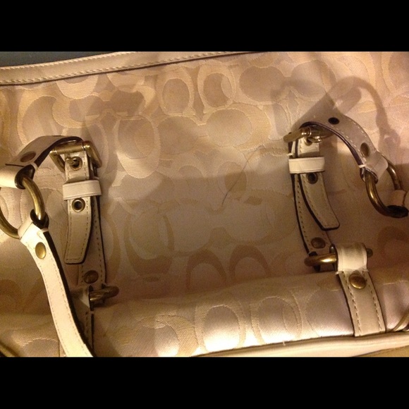 Coach - Picture 4 of 8